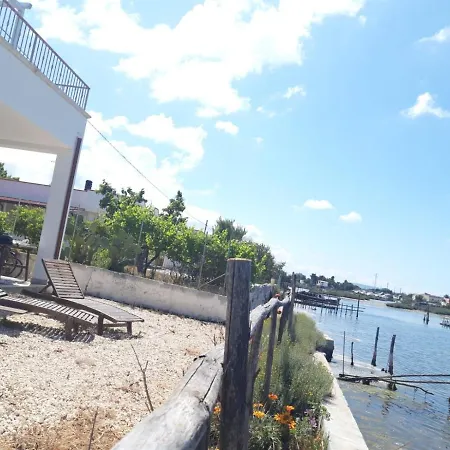 לינה וארוחת בוקר Torre Del פוצ'ה ואראנו